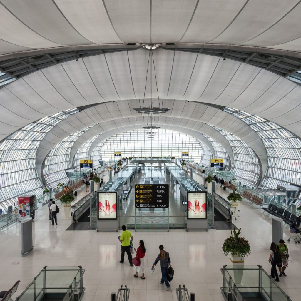 Complex roofs in airports